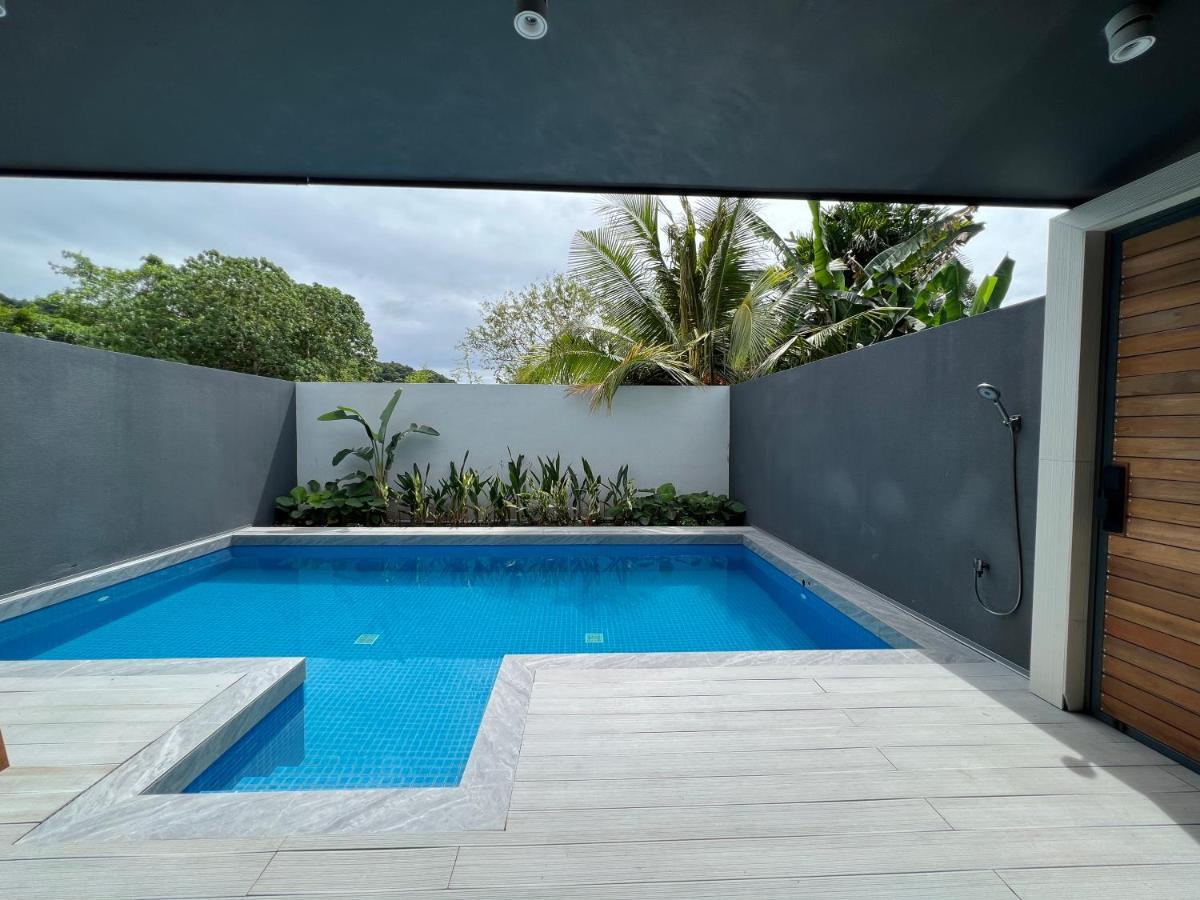 Looma Private Pool Villas Pantai Cenang  Exterior photo