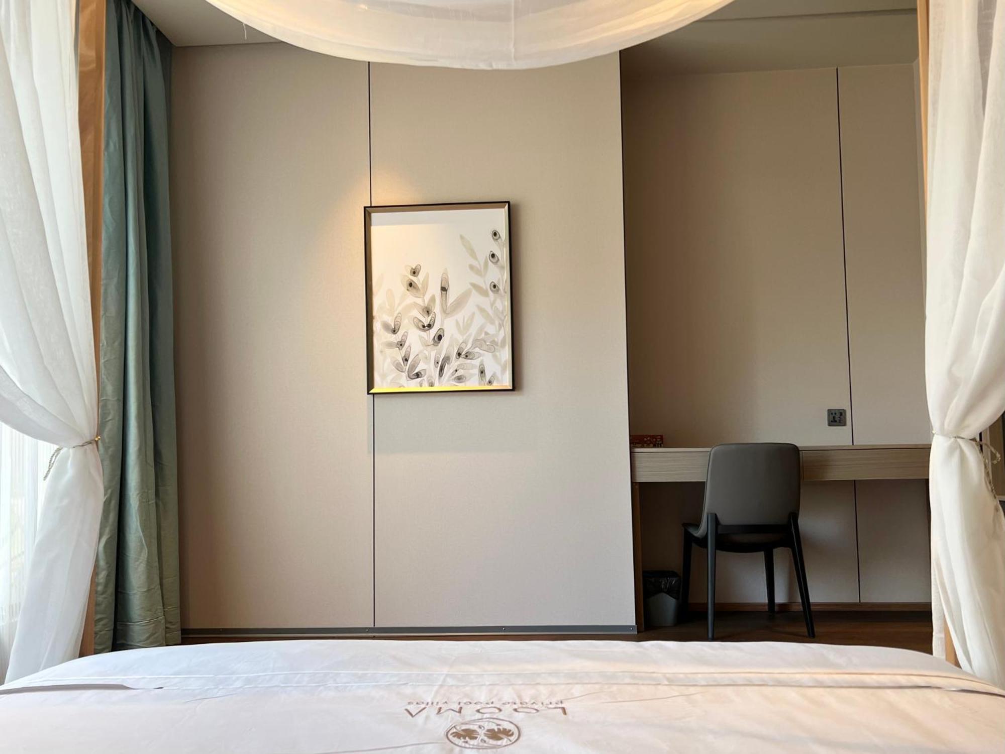 Looma Private Pool Villas Pantai Cenang  Room photo